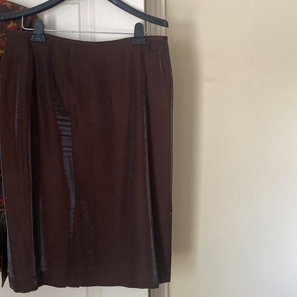 Shiny Material, But is Sooo Nice - Picture 4 of 5